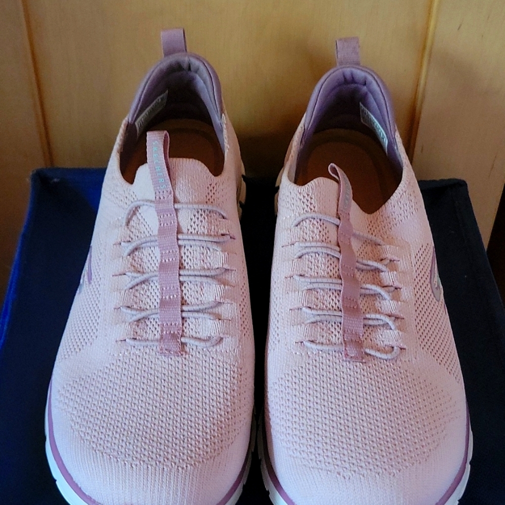 Sneakers sz 8.5 womens